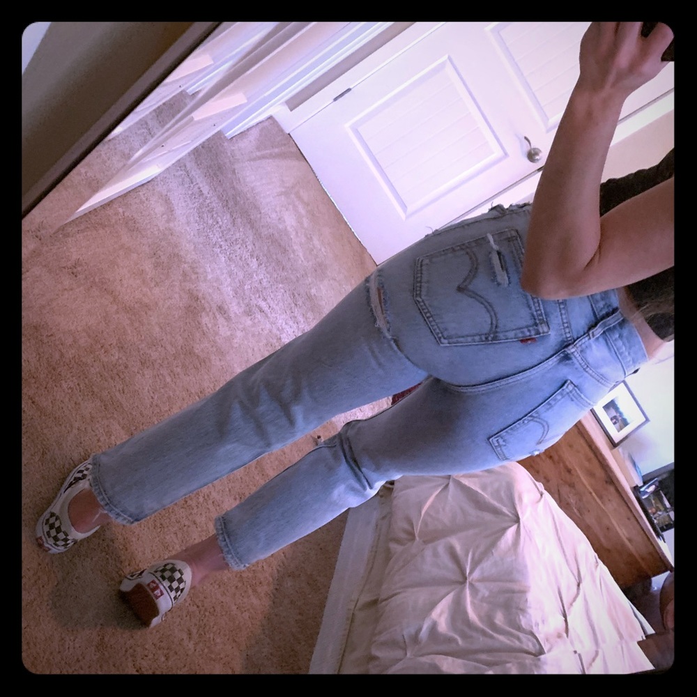 Levi’s wedgie fit straight leg distressed jeans